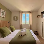 T3 Sea View Walking Distance Of Palais, Ac , Parking, Terrace