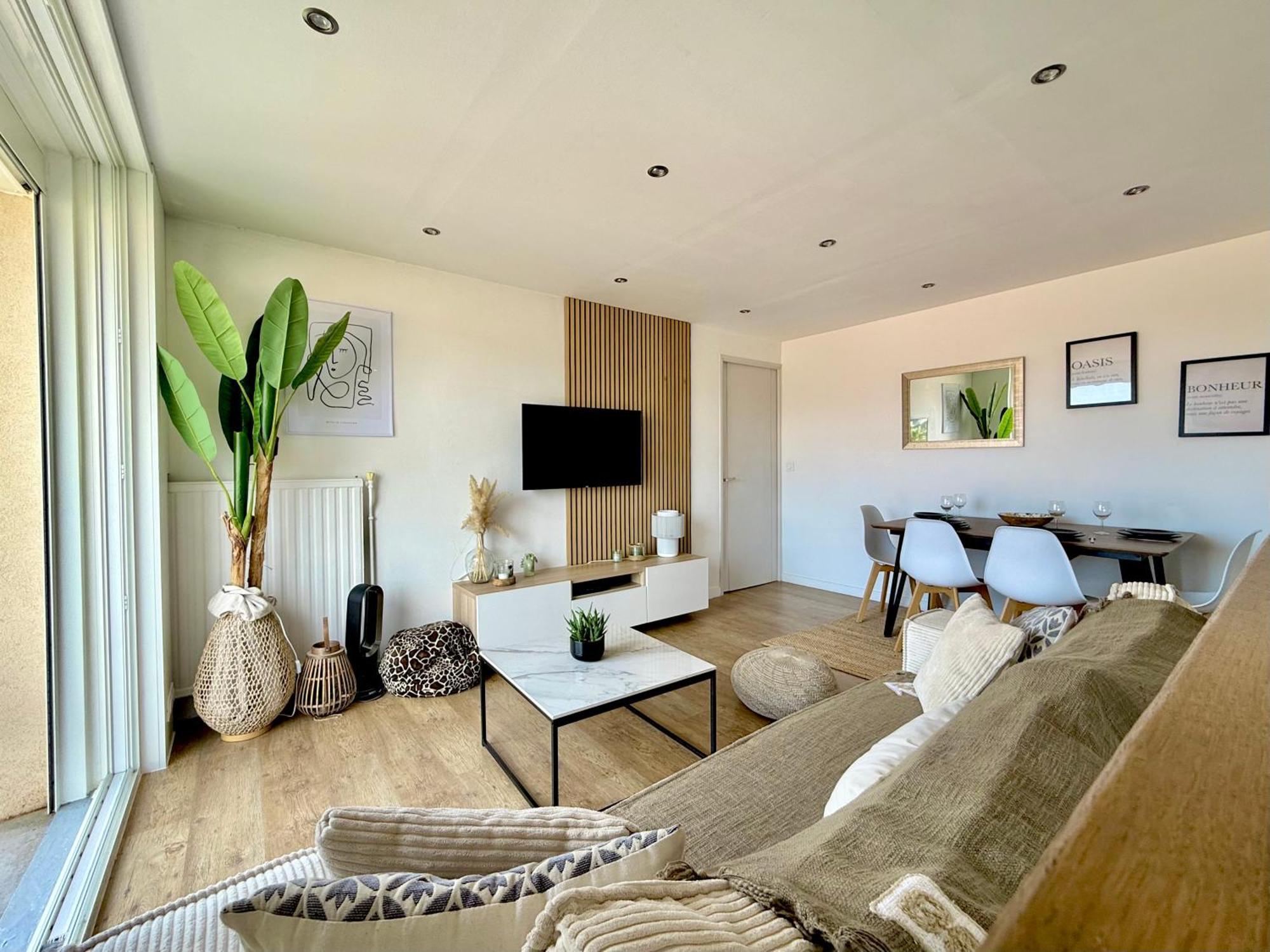 T3 Sea View Walking Distance Of Palais, Ac , Parking, Terrace Cannes